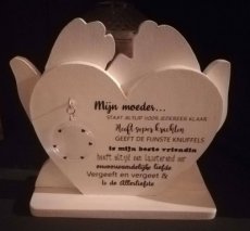 2019056 Handen met hart - mijn moeder